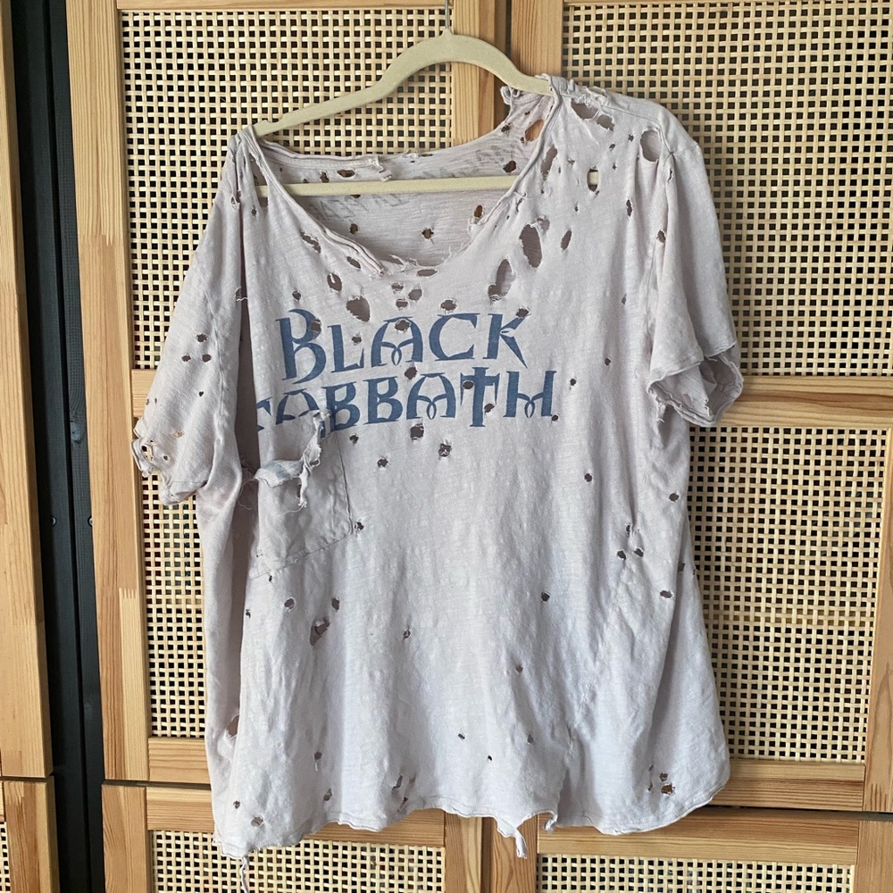 RARE Magnolia Pearl Black Sabbath Tee